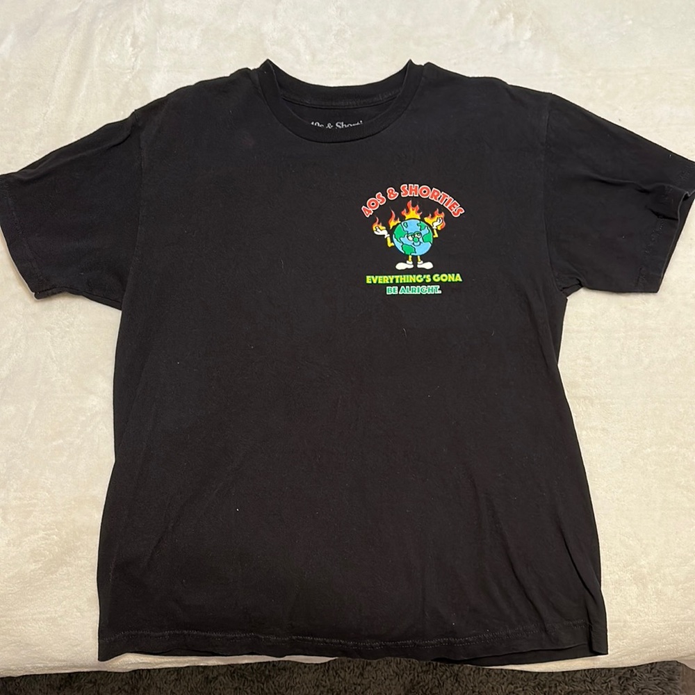Tilly’s 40s & Shorties Large T shirt.